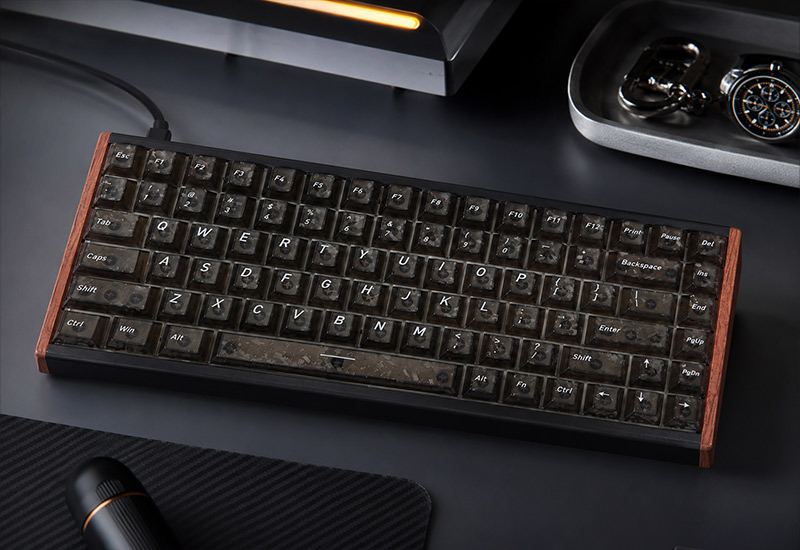 84 Keys Full CNC Aluminum Case Magnetic Switch Mechanical Keyboard Hot-swappable Outemu Switch 8K Polling Rate RT Rapid Trigger Carbon Fiber Keycap Gaming Keyboard Model VLC84 Description2